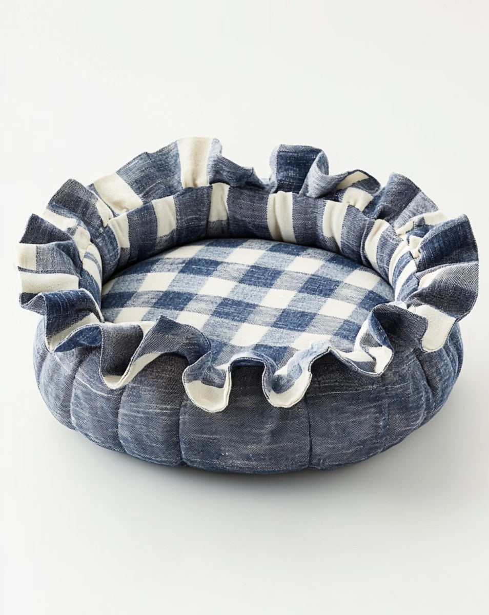 Ruffled Plaid Round Cat Bed – Soft & Cozy Pet Cushion for Cats and Small Dogs