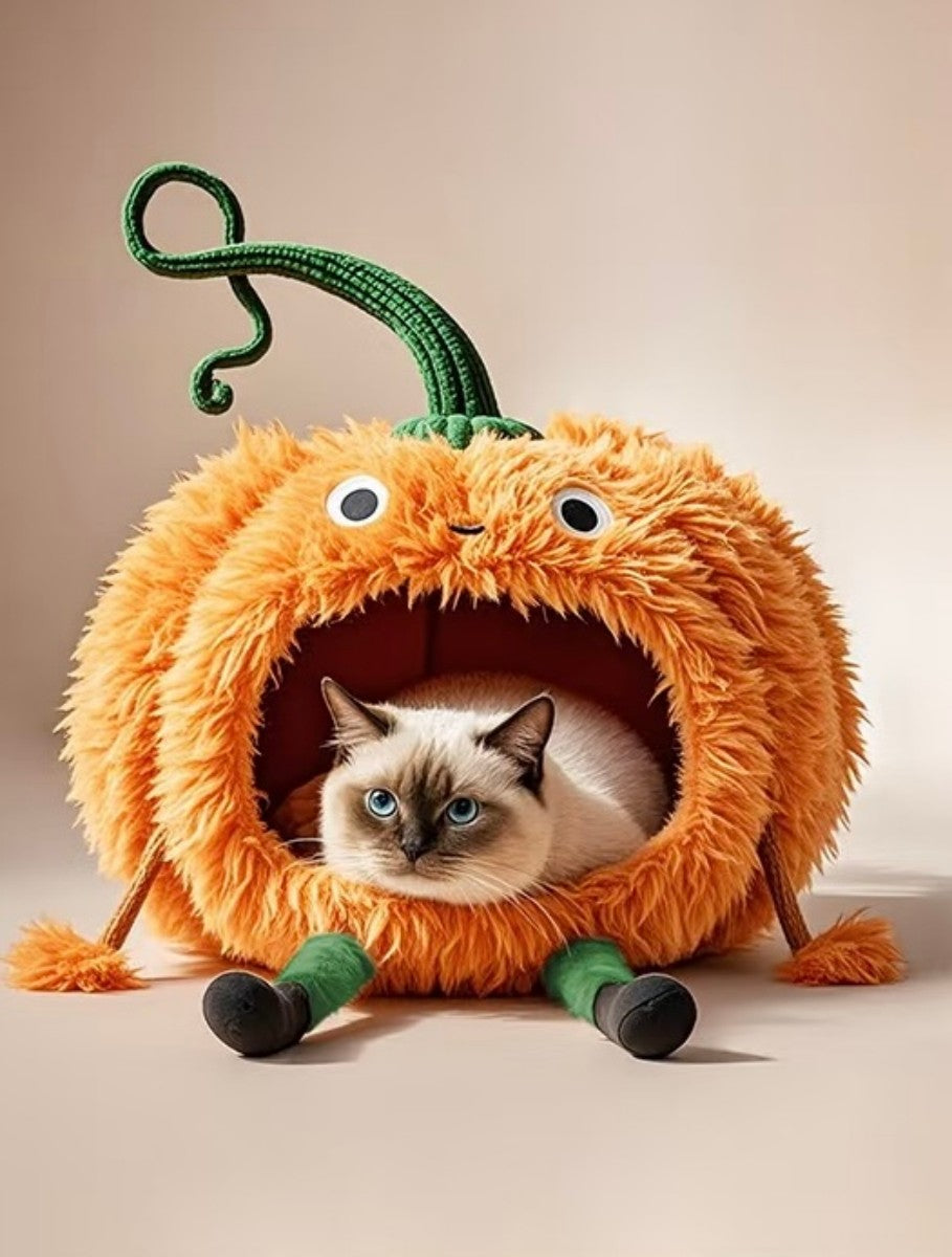 Pumpkin Plush Cat House – Cute Enclosed Bed for Cats and Kittens
