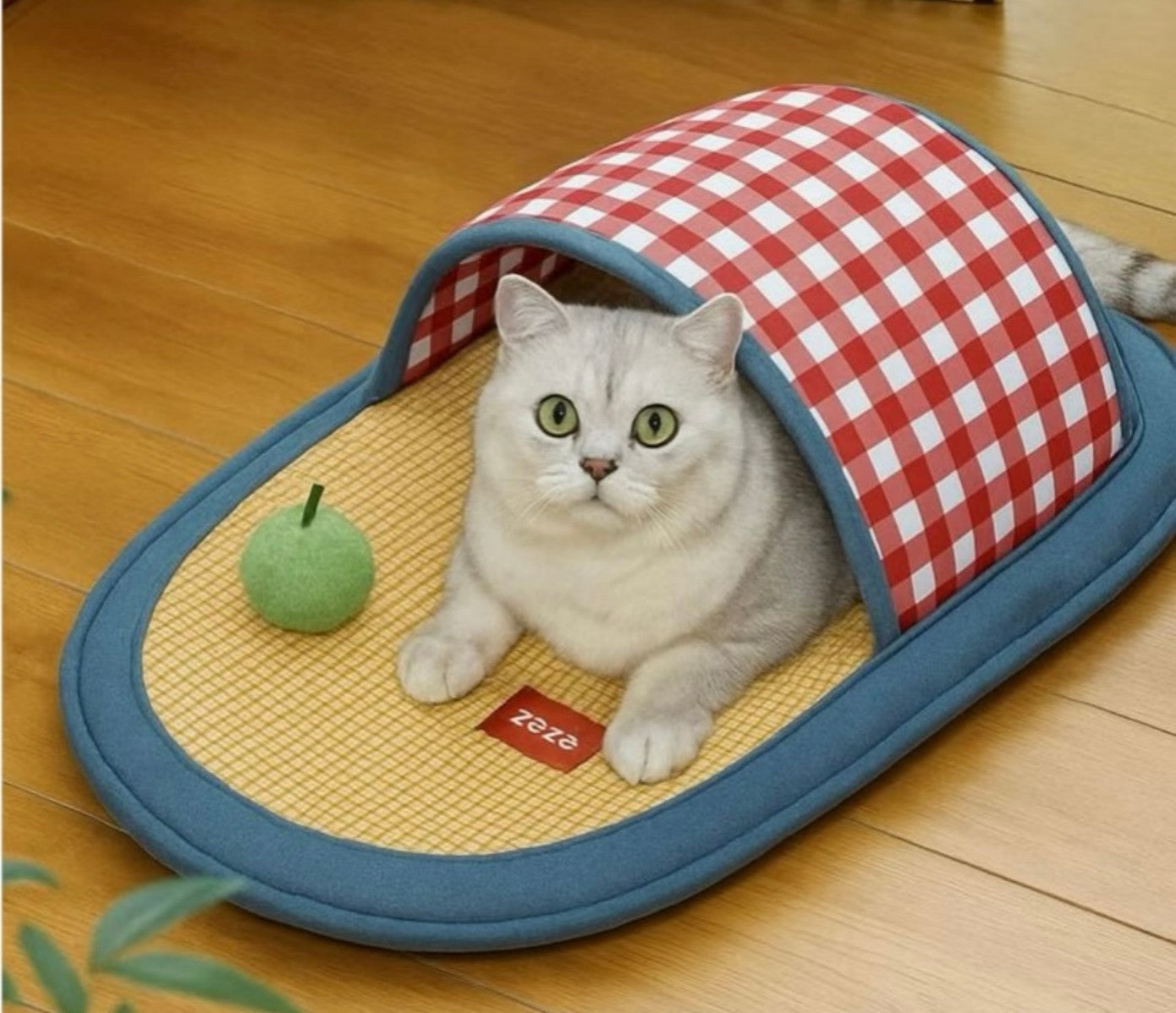 Gingham Tunnel Mat Cat Bed – Summer Cooling Pet Mat with Canopy